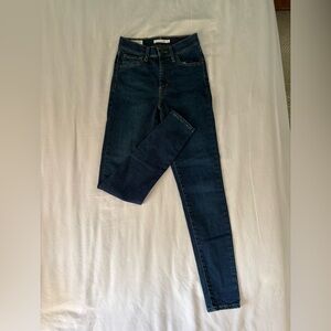 Levi's Women's Dark Indigo Skinny Jeans